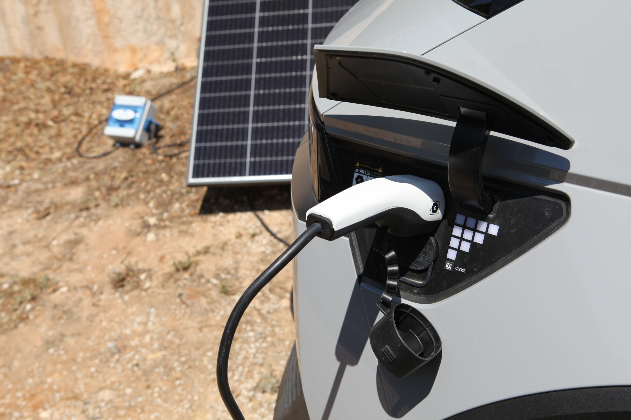 solarmobile_prise-t21-chargeur-solaire-vehicule-électrique